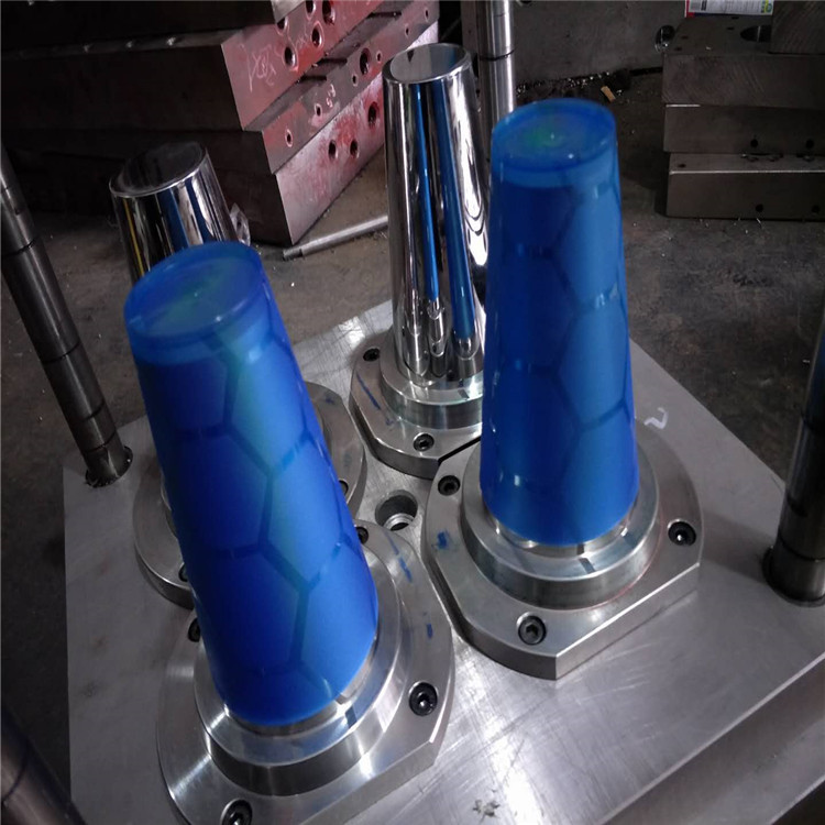 高筒水杯模具及產(chǎn)品