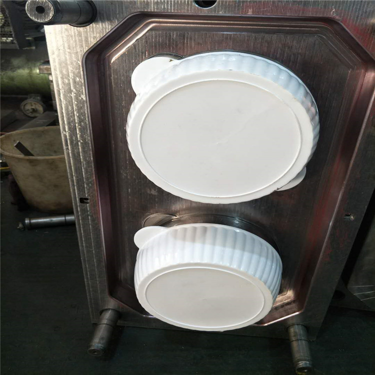 帶帽檐蓋子模具及產品